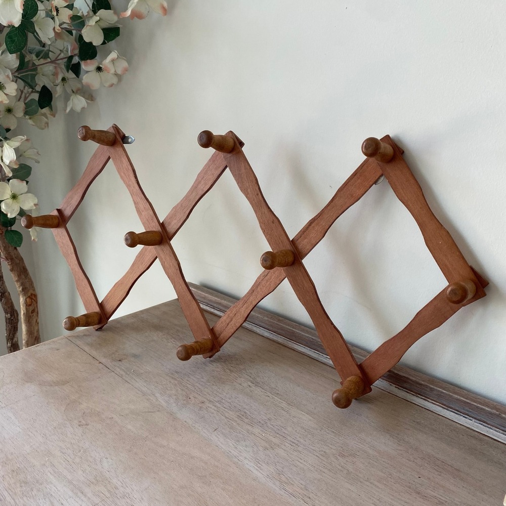Vintage Wooden Accordion Wall Rack Expanding Organizer, Foldable Wall Hooks